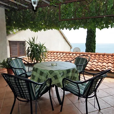 Apartman With Parking Space - 4673 *